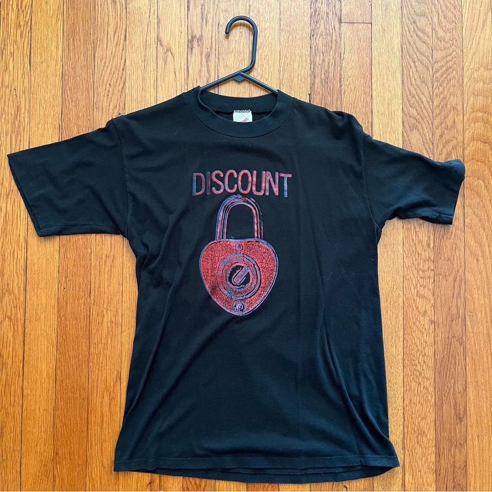 Alison Mosshart *VERY RARE* vintage “DISCOUNT” 90s punk t-shirt Men’s L black